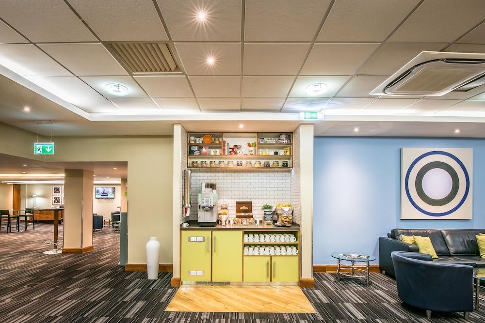 Holiday Inn Cambridge By Ihg Girton  Bagian luar foto