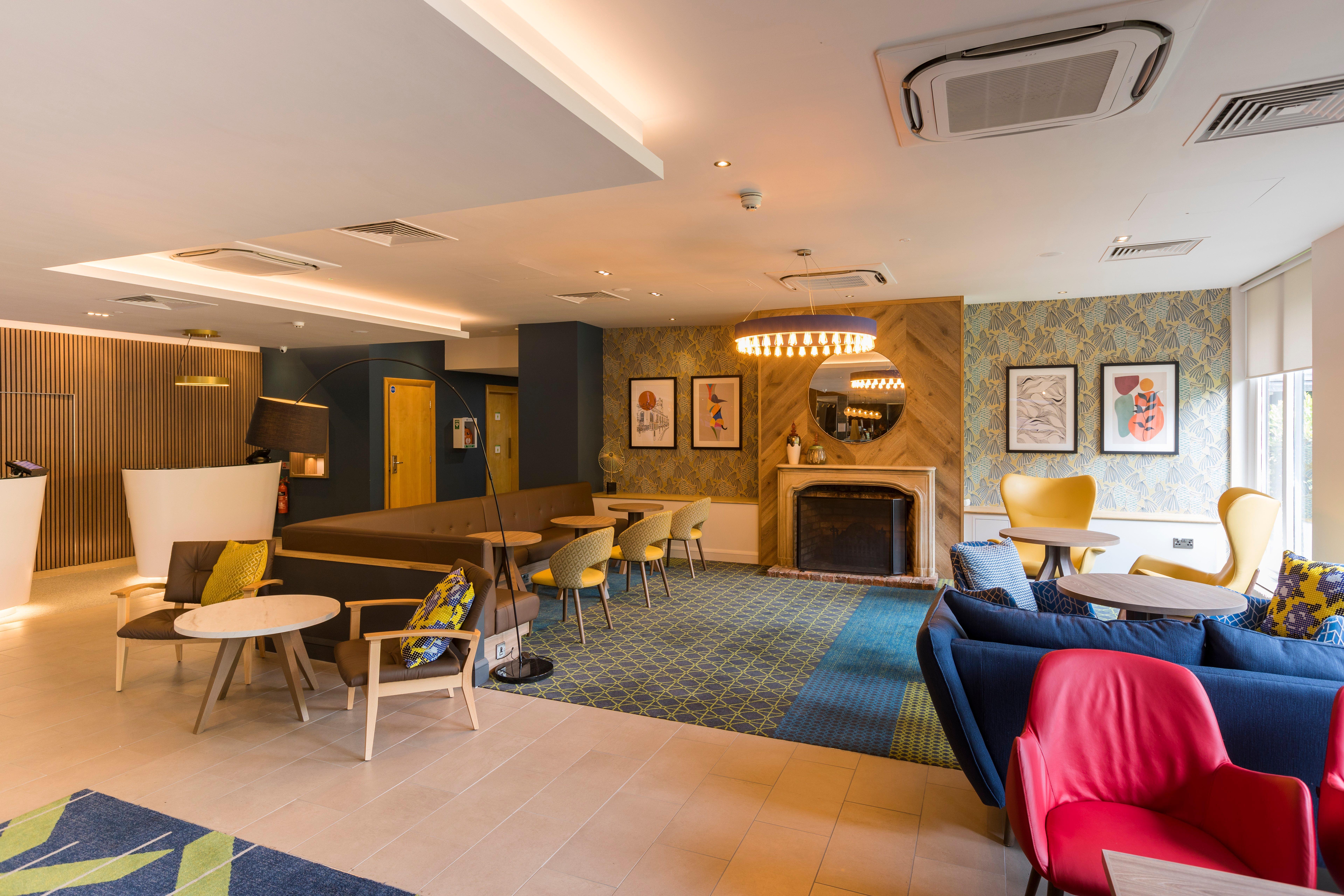 Holiday Inn Cambridge By Ihg Girton  Bagian luar foto