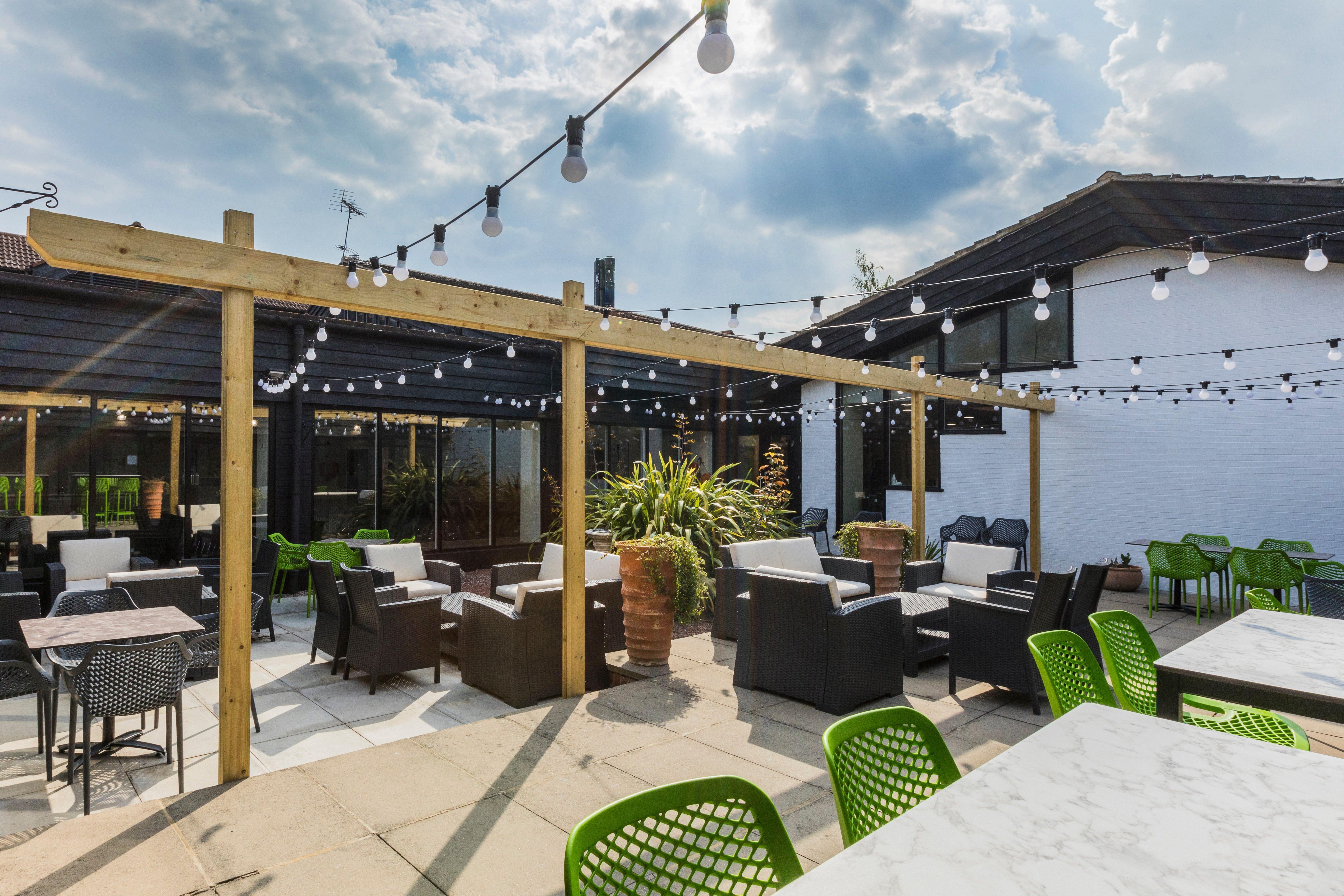 Holiday Inn Cambridge By Ihg Girton  Bagian luar foto