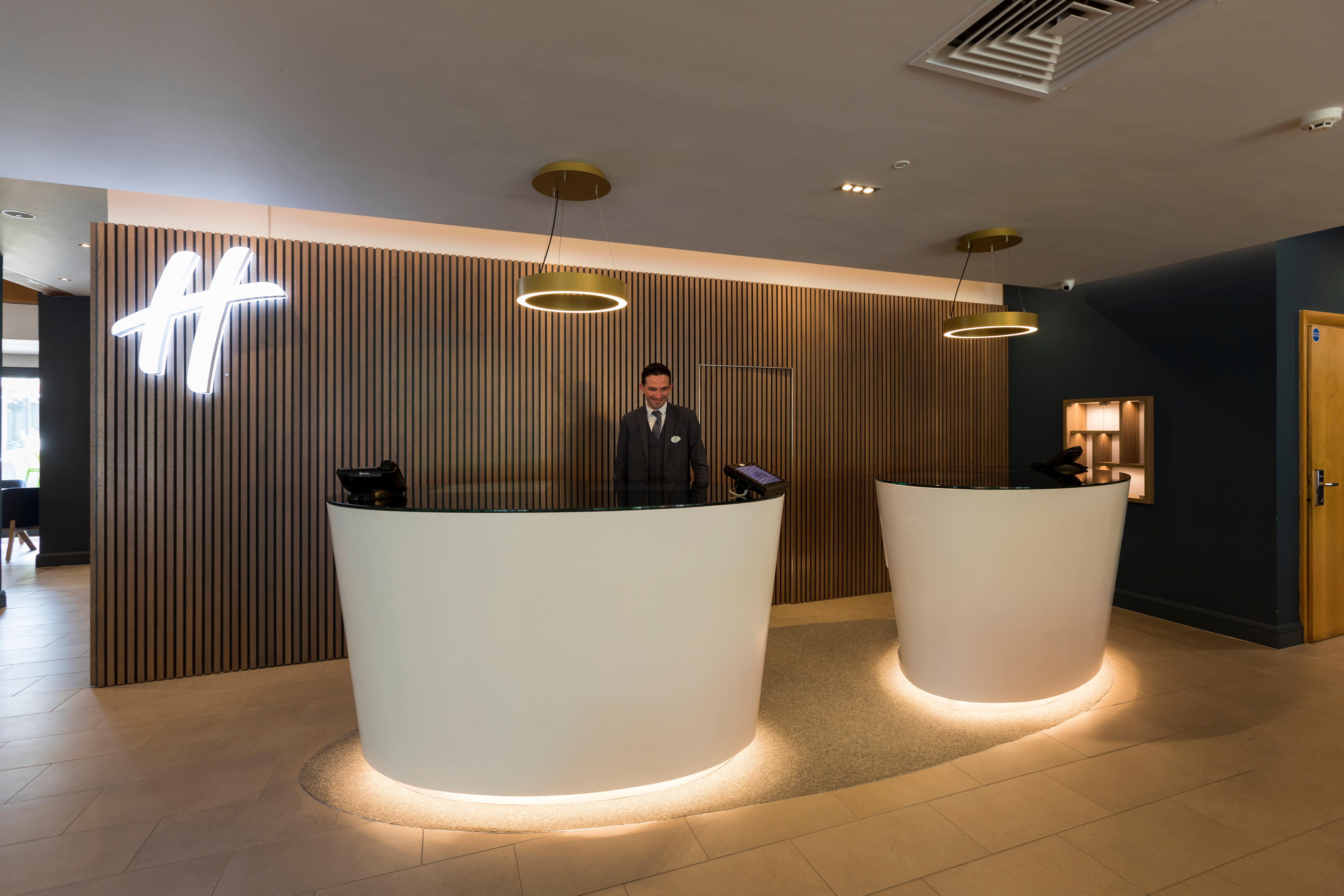 Holiday Inn Cambridge By Ihg Girton  Bagian luar foto