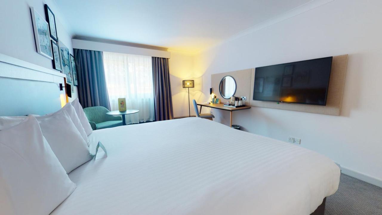 Holiday Inn Cambridge By Ihg Girton  Bagian luar foto
