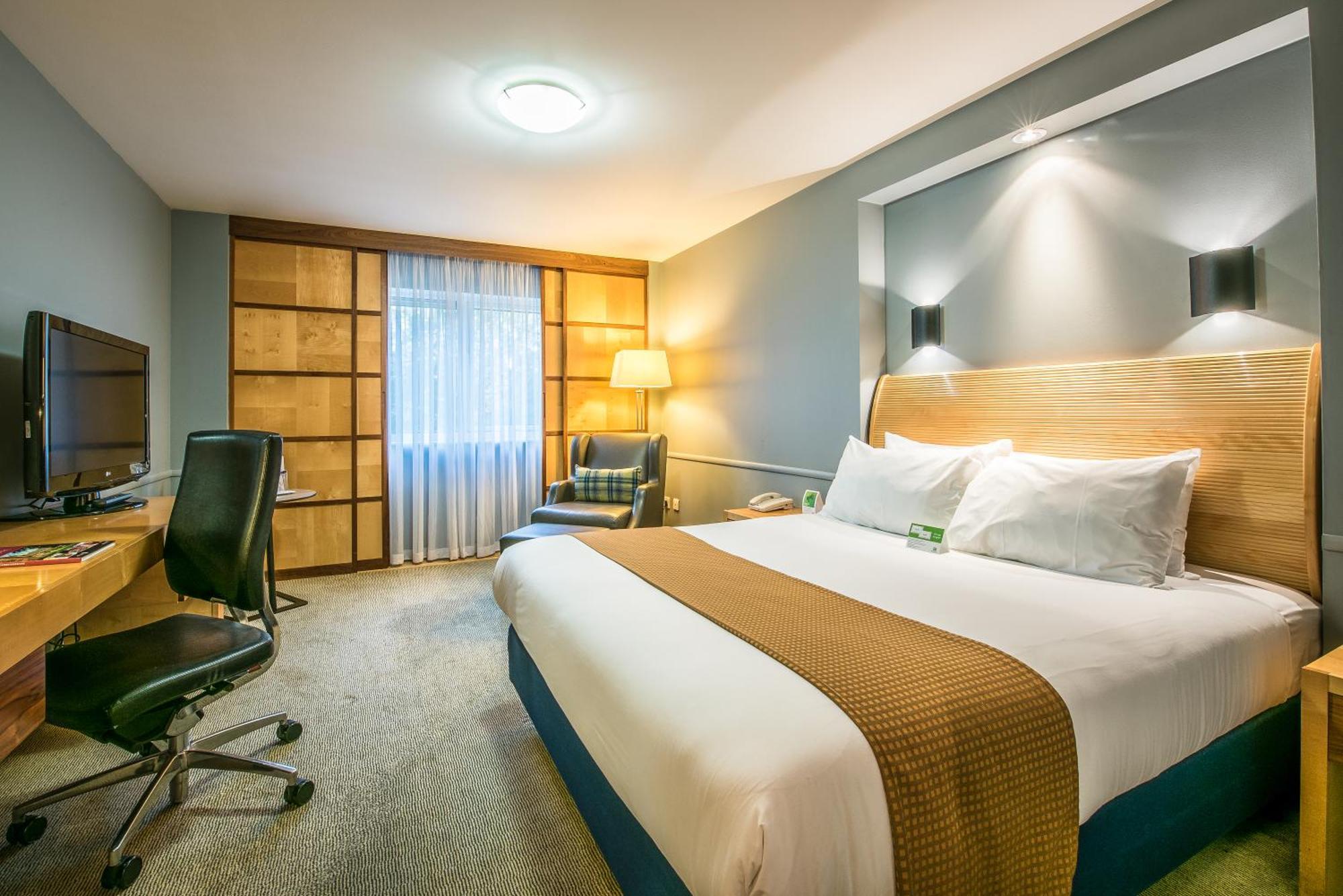 Holiday Inn Cambridge By Ihg Girton  Bagian luar foto