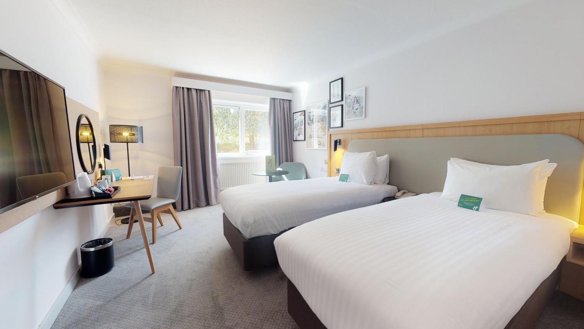 Holiday Inn Cambridge By Ihg Girton  Bagian luar foto