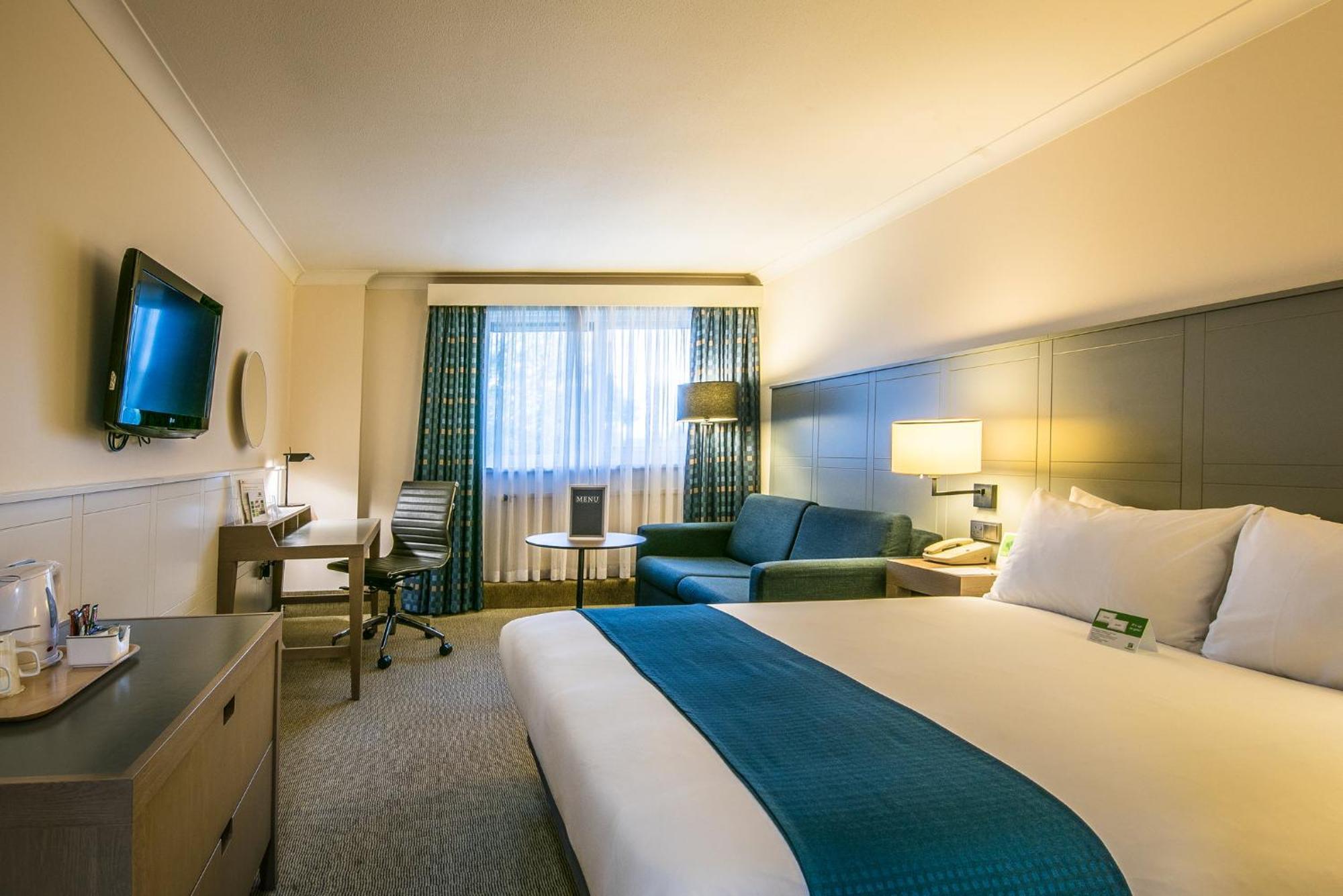 Holiday Inn Cambridge By Ihg Girton  Bagian luar foto