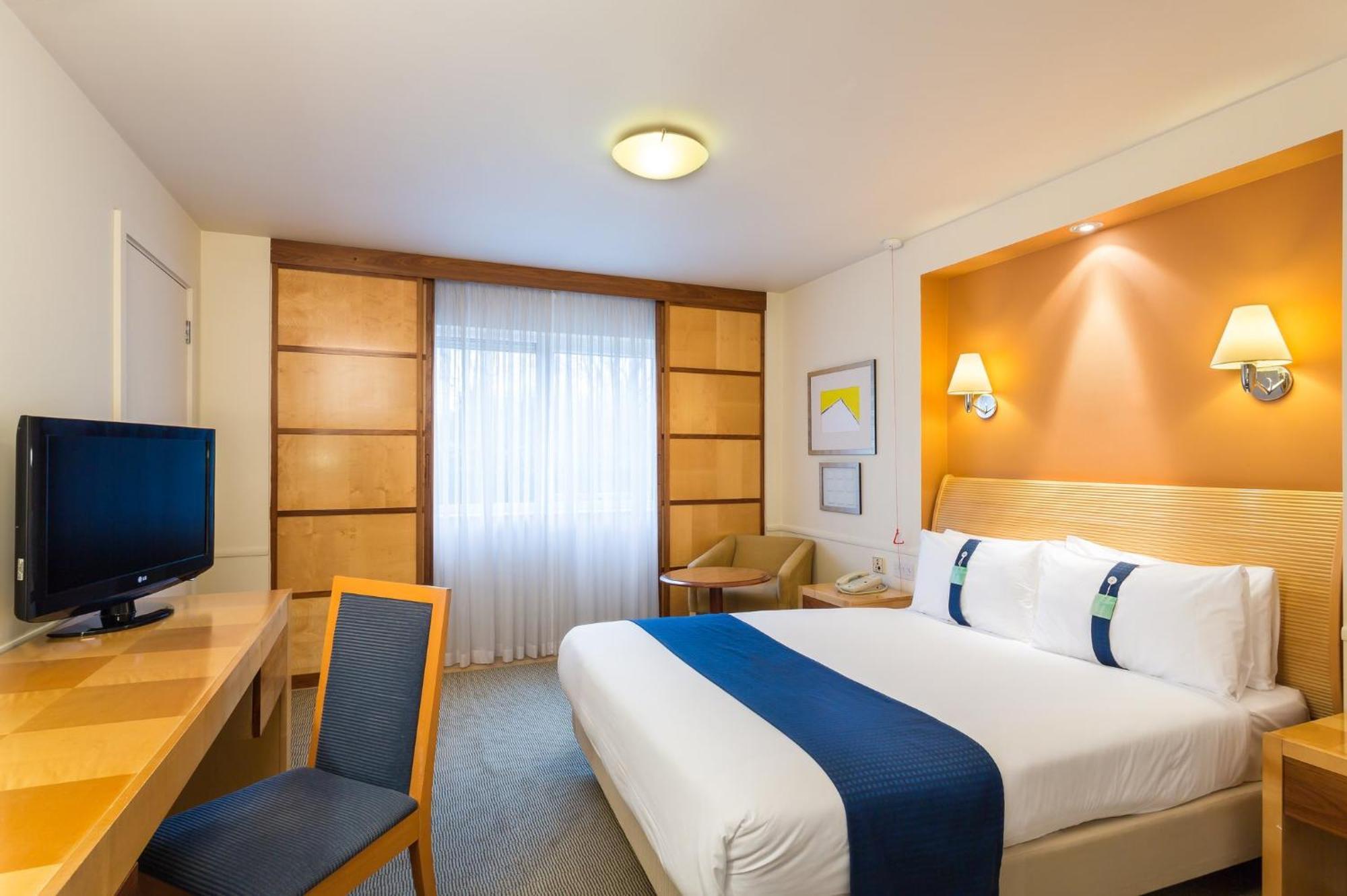 Holiday Inn Cambridge By Ihg Girton  Bagian luar foto