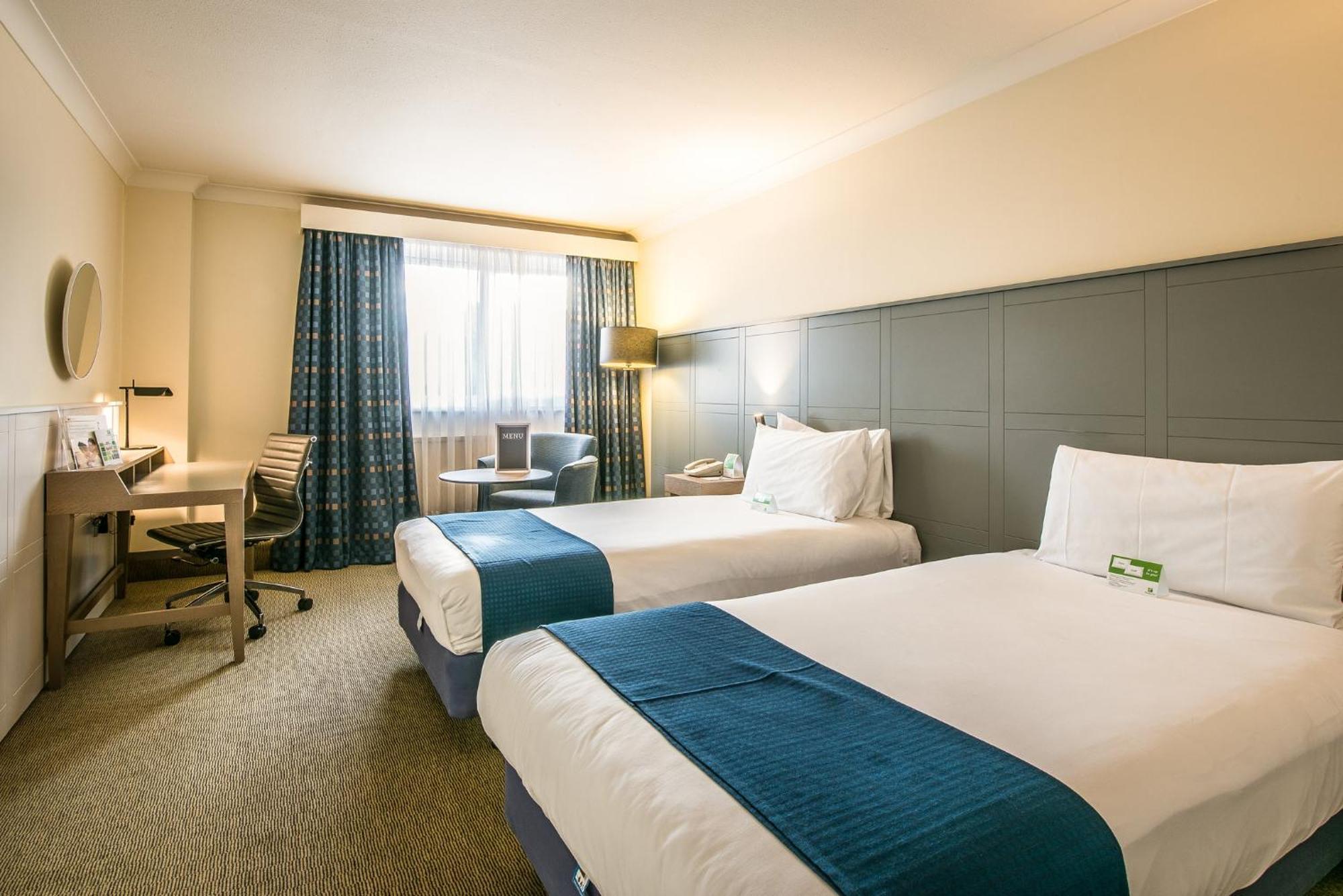 Holiday Inn Cambridge By Ihg Girton  Bagian luar foto