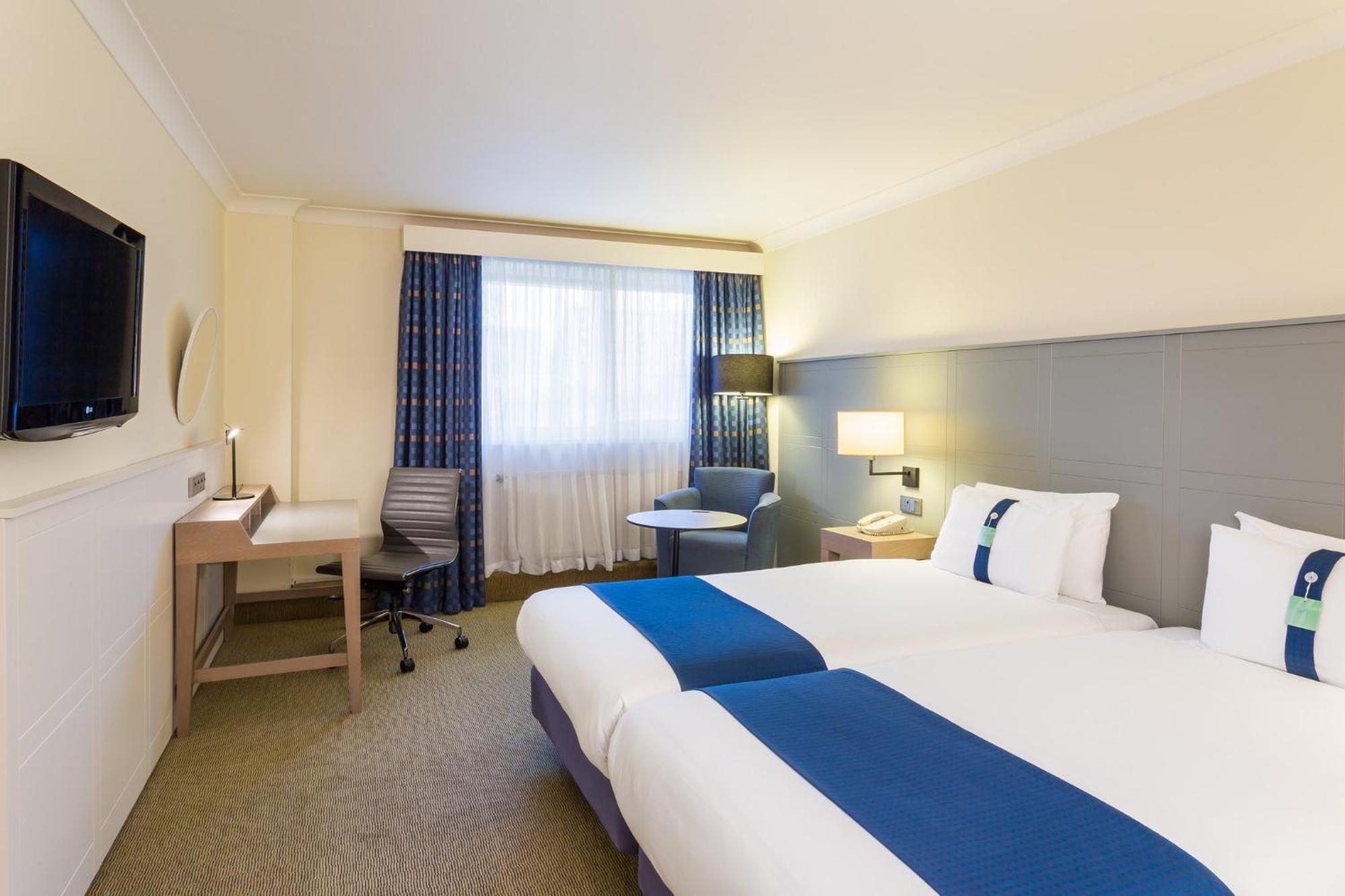 Holiday Inn Cambridge By Ihg Girton  Bagian luar foto