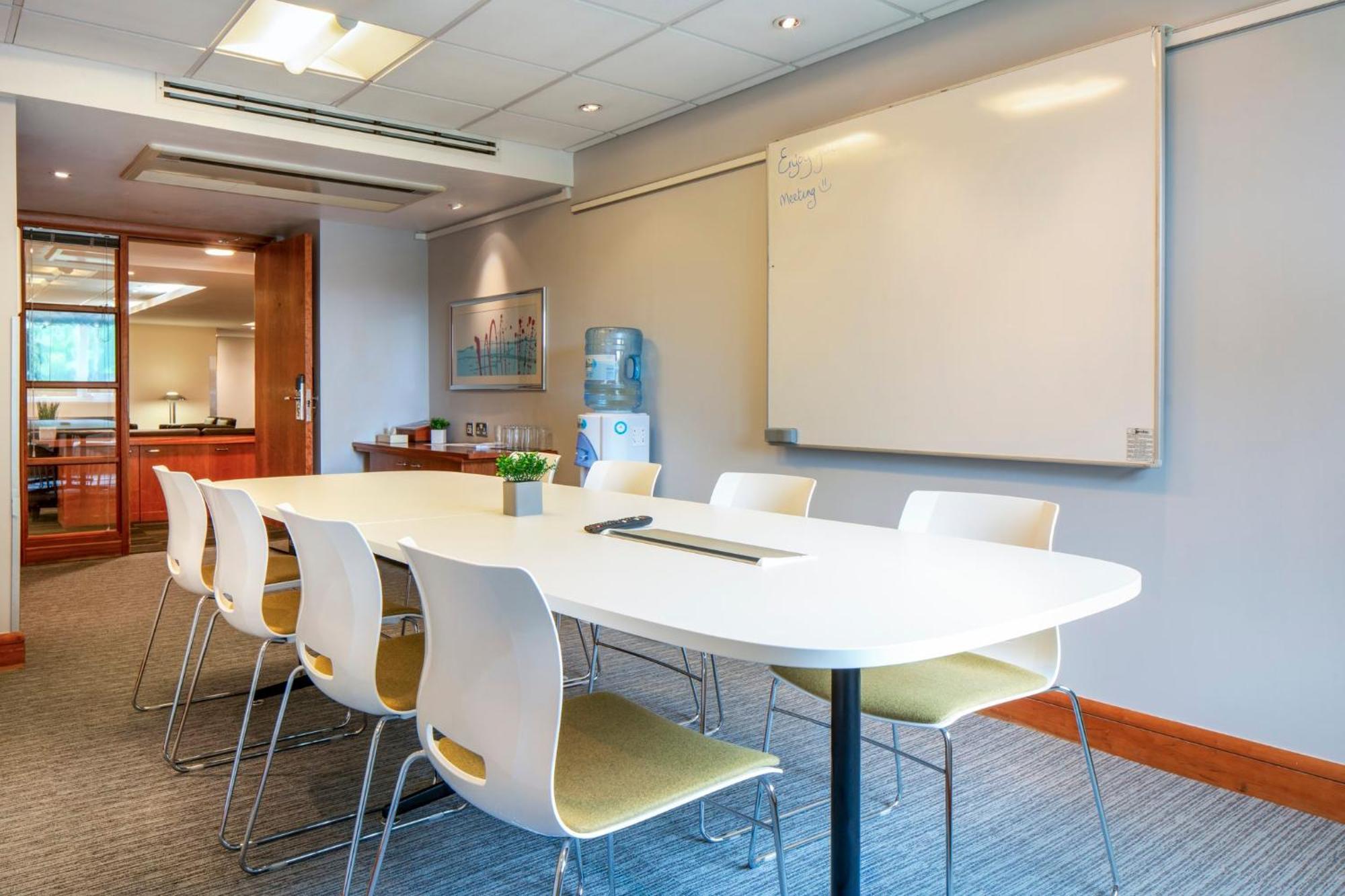 Holiday Inn Cambridge By Ihg Girton  Bagian luar foto