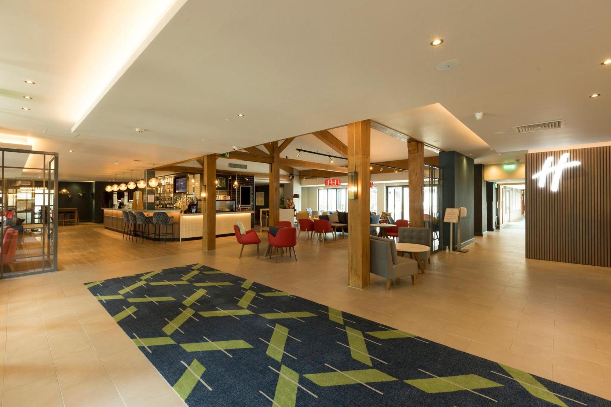 Holiday Inn Cambridge By Ihg Girton  Bagian luar foto